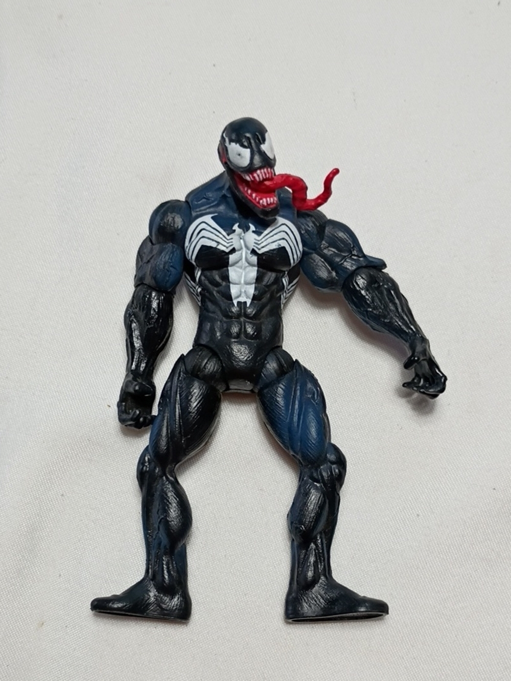 EUC The Toxic Blast Venom Hasbro Marvel Universe 3.75" Action Figure 2009